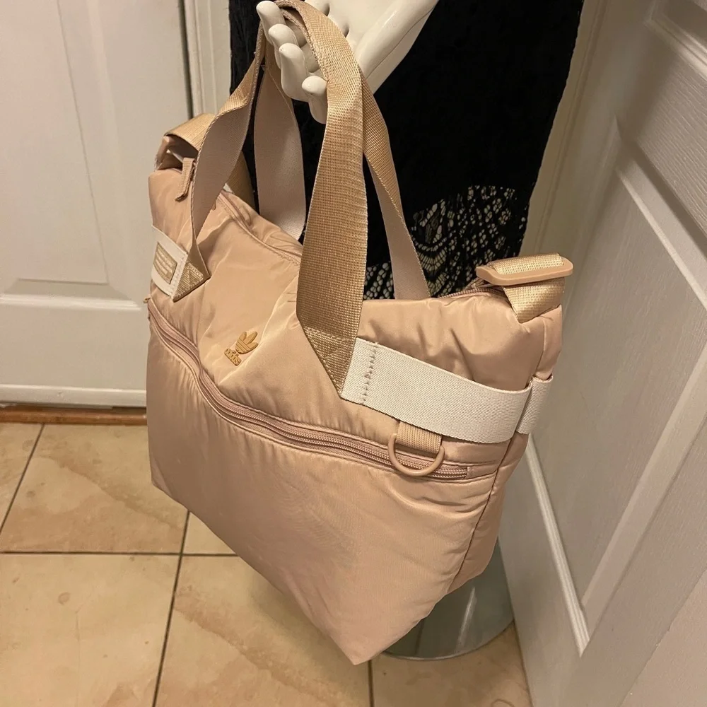 adidas Originals Puffer Shopper Tote bag in great condition.Peach color